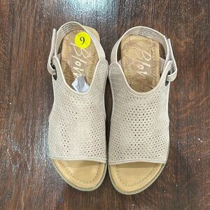 Blowfish Nude color sandals. In very GUC. Size 9 .